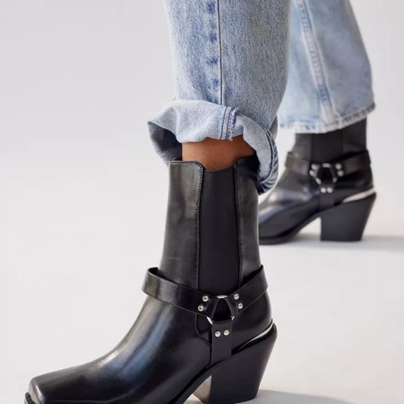 Urban Outfitters Lola Square Toe Boots Brown or Black Faux Leather/Suede NIB - Picture 5 of 12